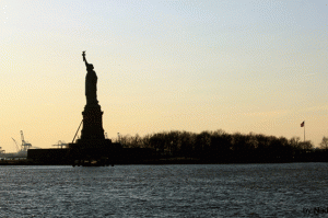 New York - Statue of Liberty-MOTION